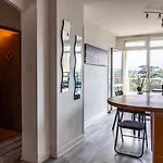 Cap Sud - 53m2- Vue Pyrenees- Hypercentre-wifi Fibre -nouvelle Literie Διαμέρισμα