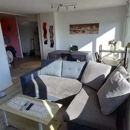 Cap Sud - 53m2- Vue Pyrenees- Hypercentre-wifi Fibre -nouvelle Literie Apartament Tarbes