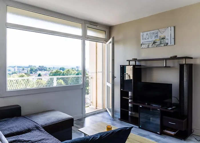 Apartament Cap Sud - 53m2- Vue Pyrenees- Hypercentre-wifi Fibre -nouvelle Literie Tarbes