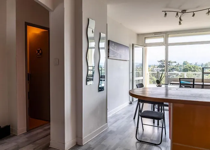 Cap Sud - 53m2- Vue Pyrenees- Hypercentre-wifi Fibre -nouvelle Literie Apartament