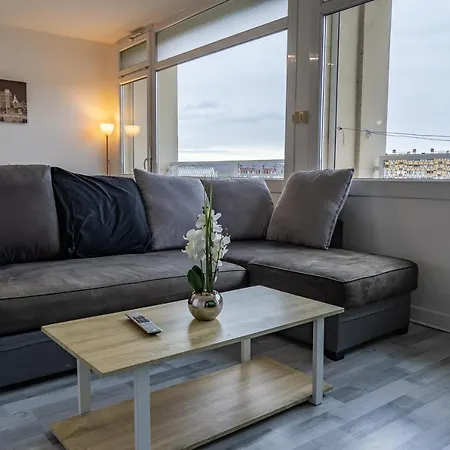 Apartment Cap Sud - 53m2- Vue Pyrenees- Hypercentre-wifi Fibre -nouvelle Literie *