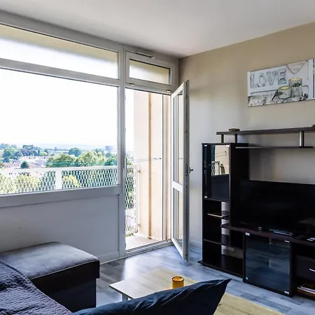 Apartment Cap Sud - 53m2- Vue Pyrenees- Hypercentre-wifi Fibre -nouvelle Literie Tarbes