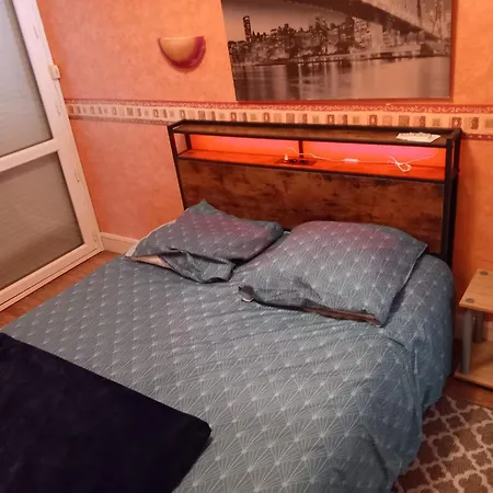 Cap Sud - 53m2- Vue Pyrenees- Hypercentre-wifi Fibre -nouvelle Literie Apartment Tarbes