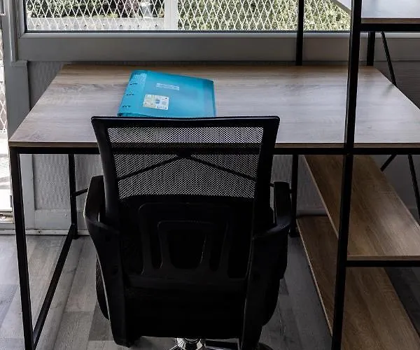 Cap Sud - 53m2- Vue Pyrenees- Hypercentre-wifi Fibre -nouvelle Literie *